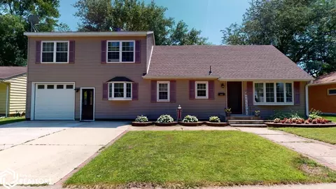 1423 E State St, Mason City, IA 50401
