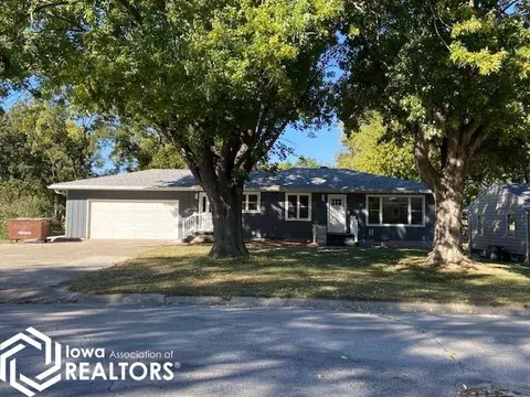 808 9th St N, Humboldt, IA 50548