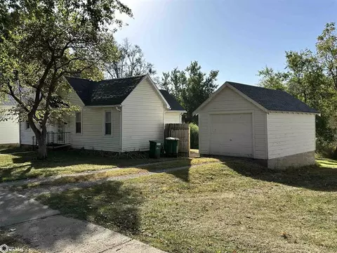901 5th St, Corning, IA 50841