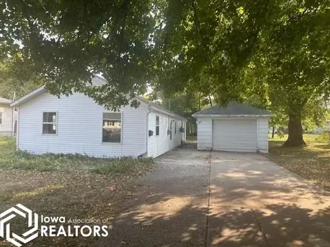 545 1st St SE, Britt, IA 50423