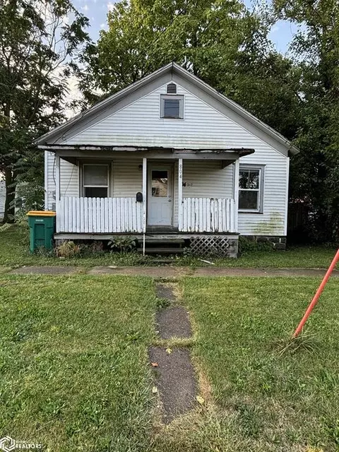804 12 W Stone Ave, Fairfield, IA 52556
