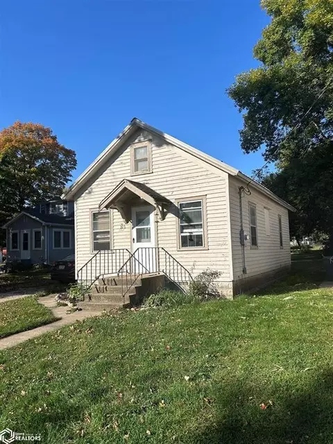 203 N Lincoln Ave, Graettinger, IA 51342