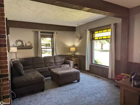 309 4th St SE, Hampton, IA 50441 photo 7