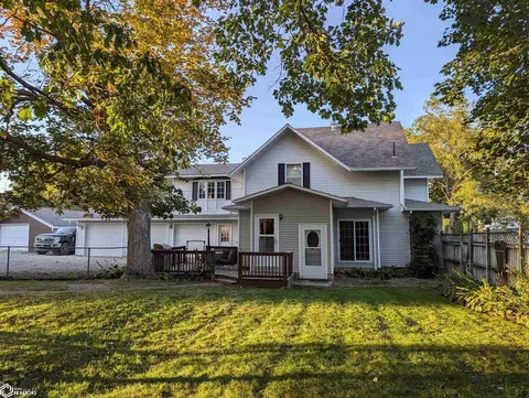 309 4th St SE, Hampton, IA 50441