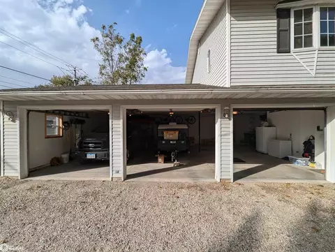 309 4th St SE, Hampton, IA 50441 photo 5