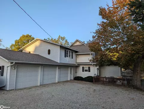 309 4th St SE, Hampton, IA 50441 photo 4