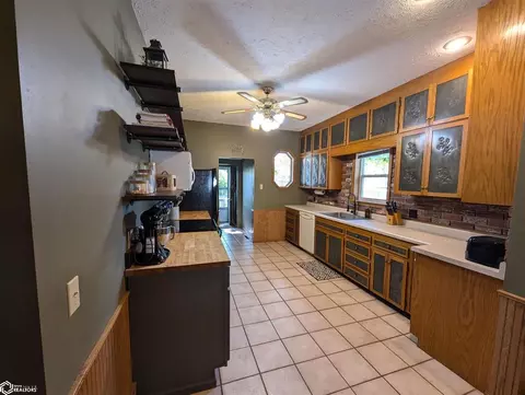309 4th St SE, Hampton, IA 50441 photo 13