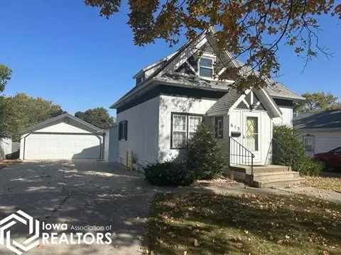 613 Elm St, Algona, IA 50511