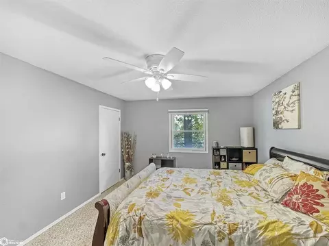 Bedroom - 223 4th St NE, Hampton, IA 50441 photo 3 of 4