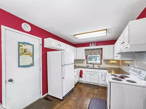 Kitchen - 223 4th St NE, Hampton, IA 50441 photo 1 of 3
