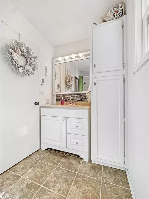 Bath - 223 4th St NE, Hampton, IA 50441 photo 2 of 2