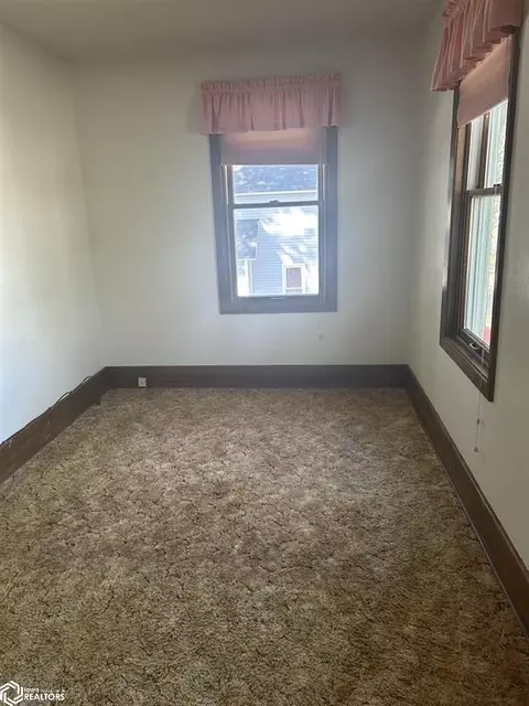 Bedroom - 321 4th St SW, Hampton, IA 50441 photo 5 of 6