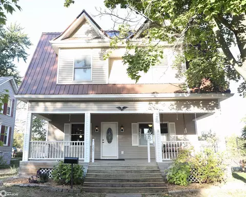 429 N 3rd St, Oskaloosa, IA 52577