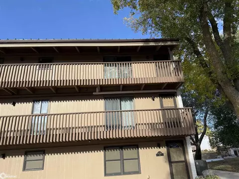 2700 N Shore Dr #M29A, Clear Lake, IA 50428