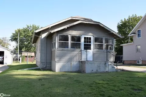 618 34th St, Fort Madison, IA 52627
