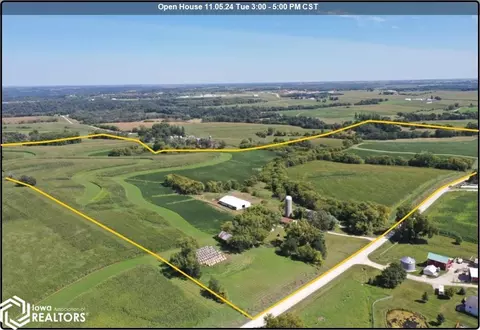 1792 Valdres Rd, Decorah, IA 52101