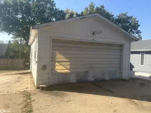 408 E Franklin St, Centerville, IA 52544 photo 7