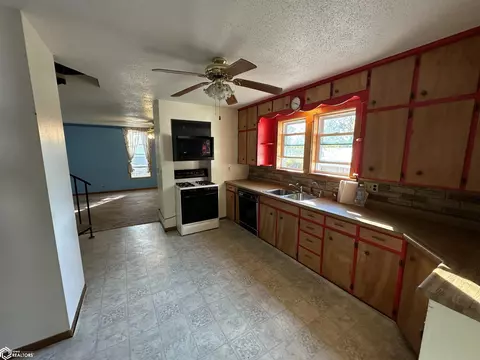 408 E Franklin St, Centerville, IA 52544 photo 13
