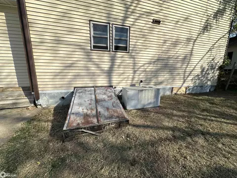 408 E Franklin St, Centerville, IA 52544 photo 9
