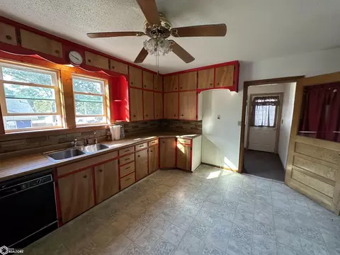 408 E Franklin St, Centerville, IA 52544 photo 14