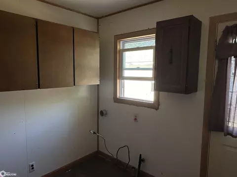 408 E Franklin St, Centerville, IA 52544 photo 12