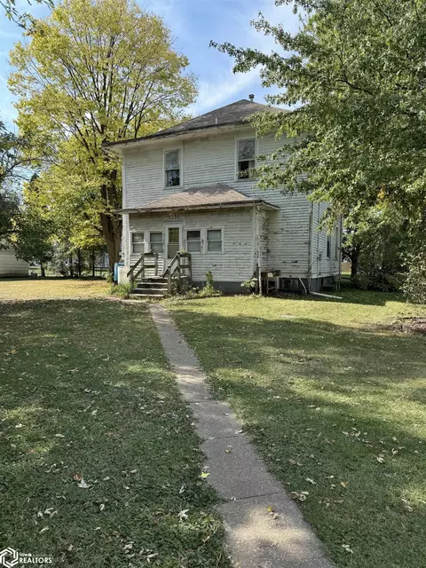 328 N G St, Oskaloosa, IA 52577