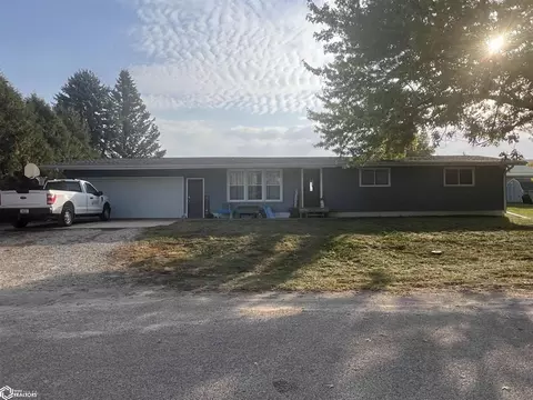 1403 Clay St, Brooklyn, IA 52211