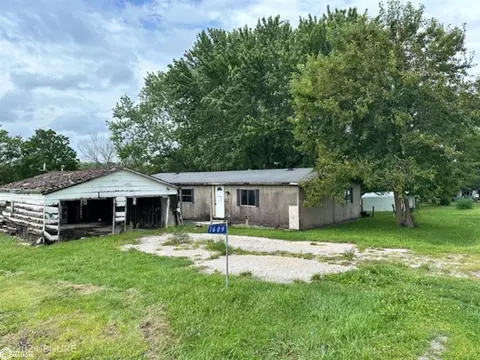 1689 4th St, Albia, IA 52531