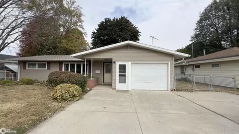 1712 4th St SW, Mason City, IA 50401