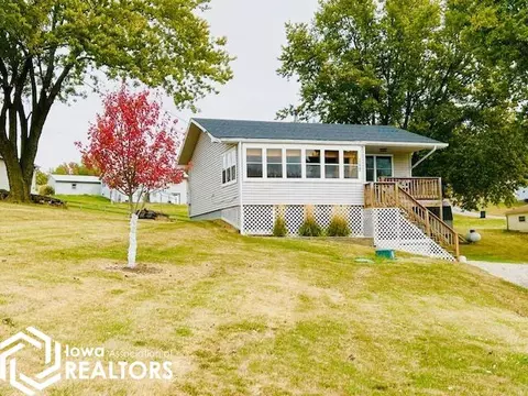 117 Horseshoe Dr, Montezuma, IA 50171