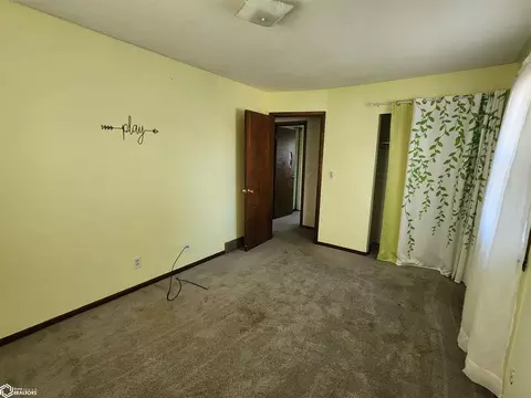 Bedroom - 600 E 22nd St, Atlantic, IA 50022 photo 2 of 6