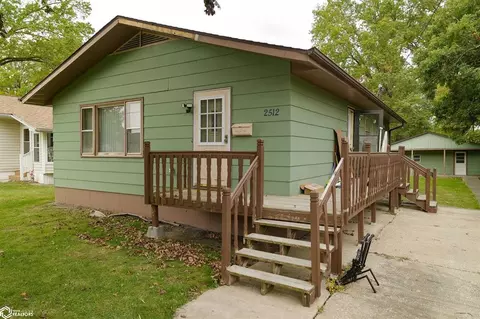 2512 Kirkwood St, Burlington, IA 52601