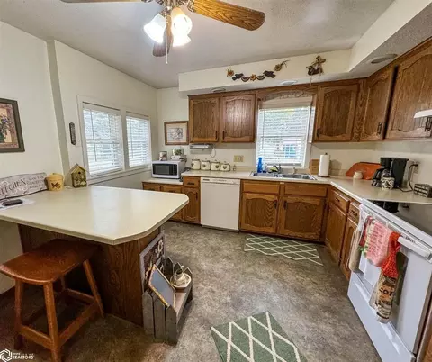 Kitchen - 442 11th Ave NE, Hampton, IA 50441 photo 1 of 5