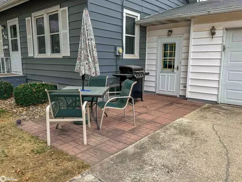 Exterior - 442 11th Ave NE, Hampton, IA 50441 photo 1 of 1