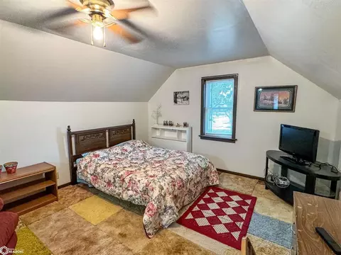 Bedroom - 442 11th Ave NE, Hampton, IA 50441 photo 5 of 8