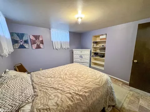 Bedroom - 442 11th Ave NE, Hampton, IA 50441 photo 7 of 8