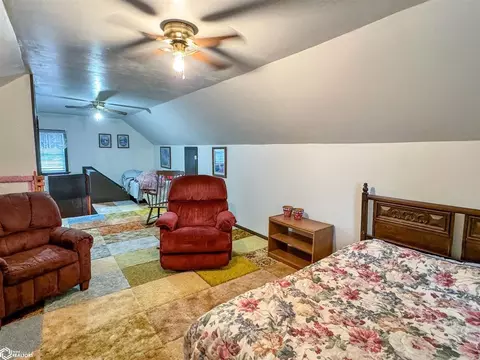 Bedroom - 442 11th Ave NE, Hampton, IA 50441 photo 4 of 8