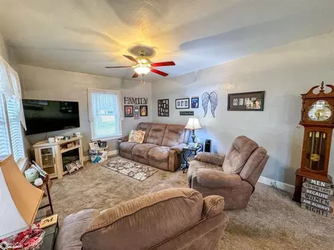 Living - 442 11th Ave NE, Hampton, IA 50441 photo 4 of 4
