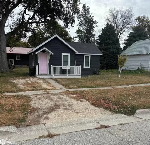 306 SE 1st Ave, West Bend, IA 50597