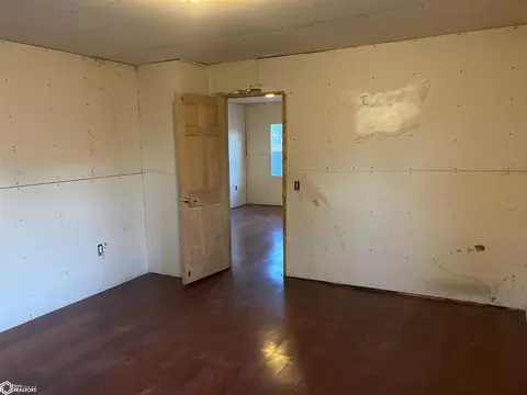 703 S 20th St, Centerville, IA 52544 photo 7