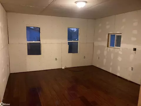 703 S 20th St, Centerville, IA 52544 photo 5