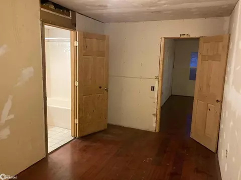 703 S 20th St, Centerville, IA 52544 photo 9