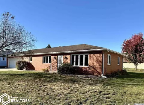 204 5th Ave N, Northwood, IA 50459