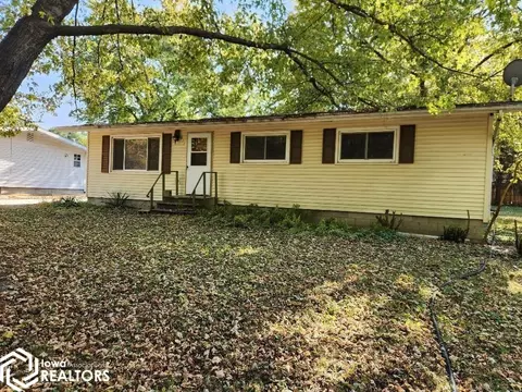 411 1st St NW, Belmond, IA 50421