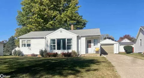 403 5th St SW, State Center, IA 50247