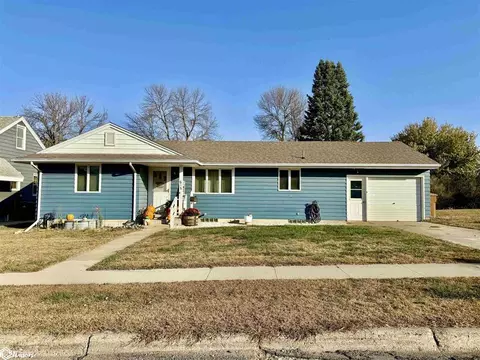 615 9th St, Manning, IA 51455
