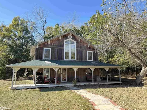 1708 Old Farm Rd, Fairfield, IA 52556