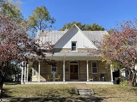 2431 S Main St, Burlington, IA 52601