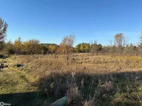 404 Silverlakes Dr, Fairfield, IA 52556