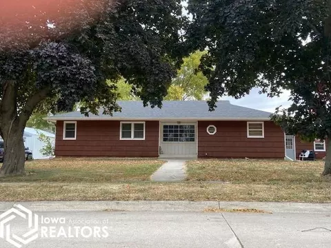 805 N Main St, Kanawha, IA 50447